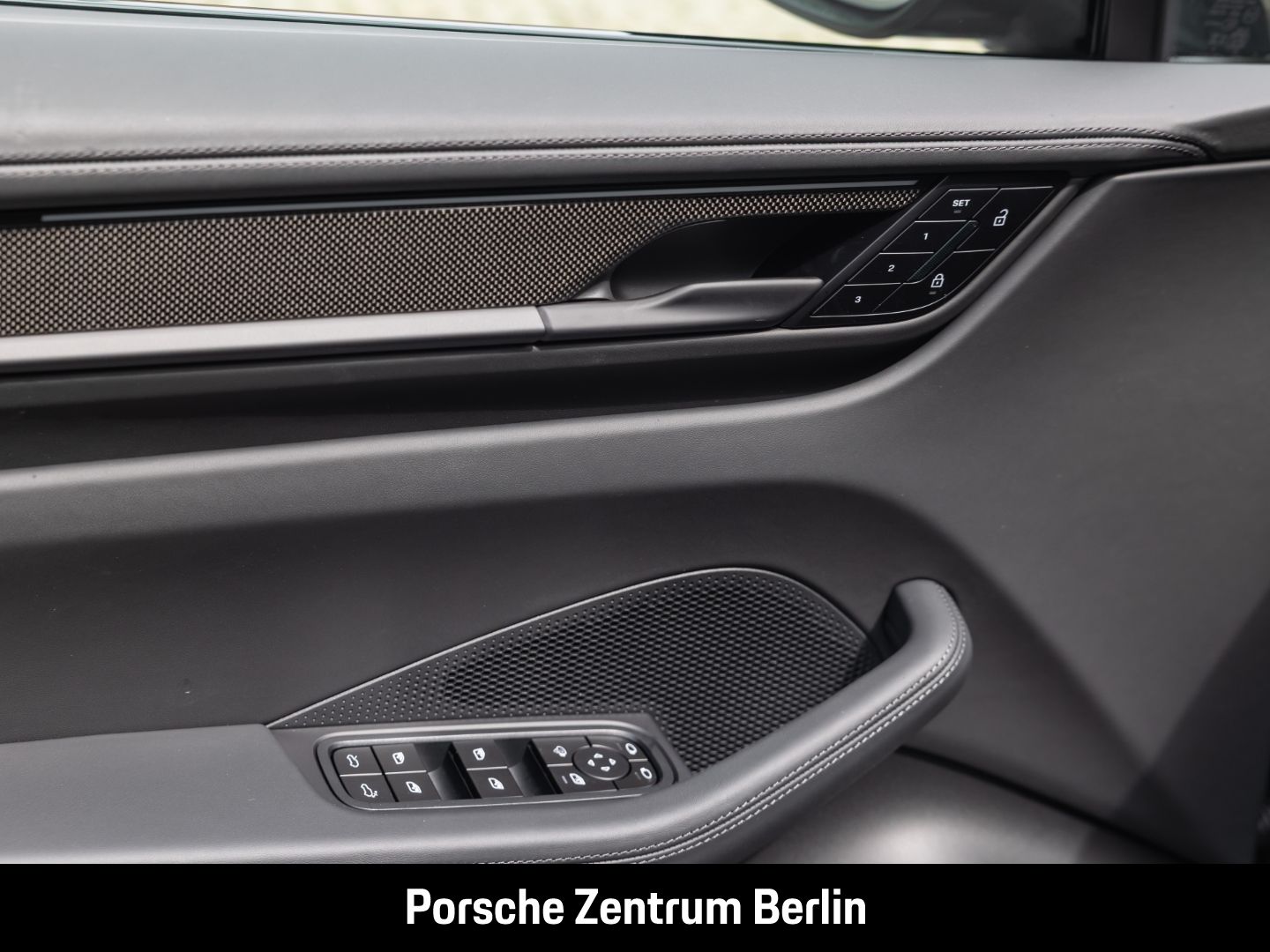 Porsche Macan Turbo Burmester Rückfahrkamera Panorama