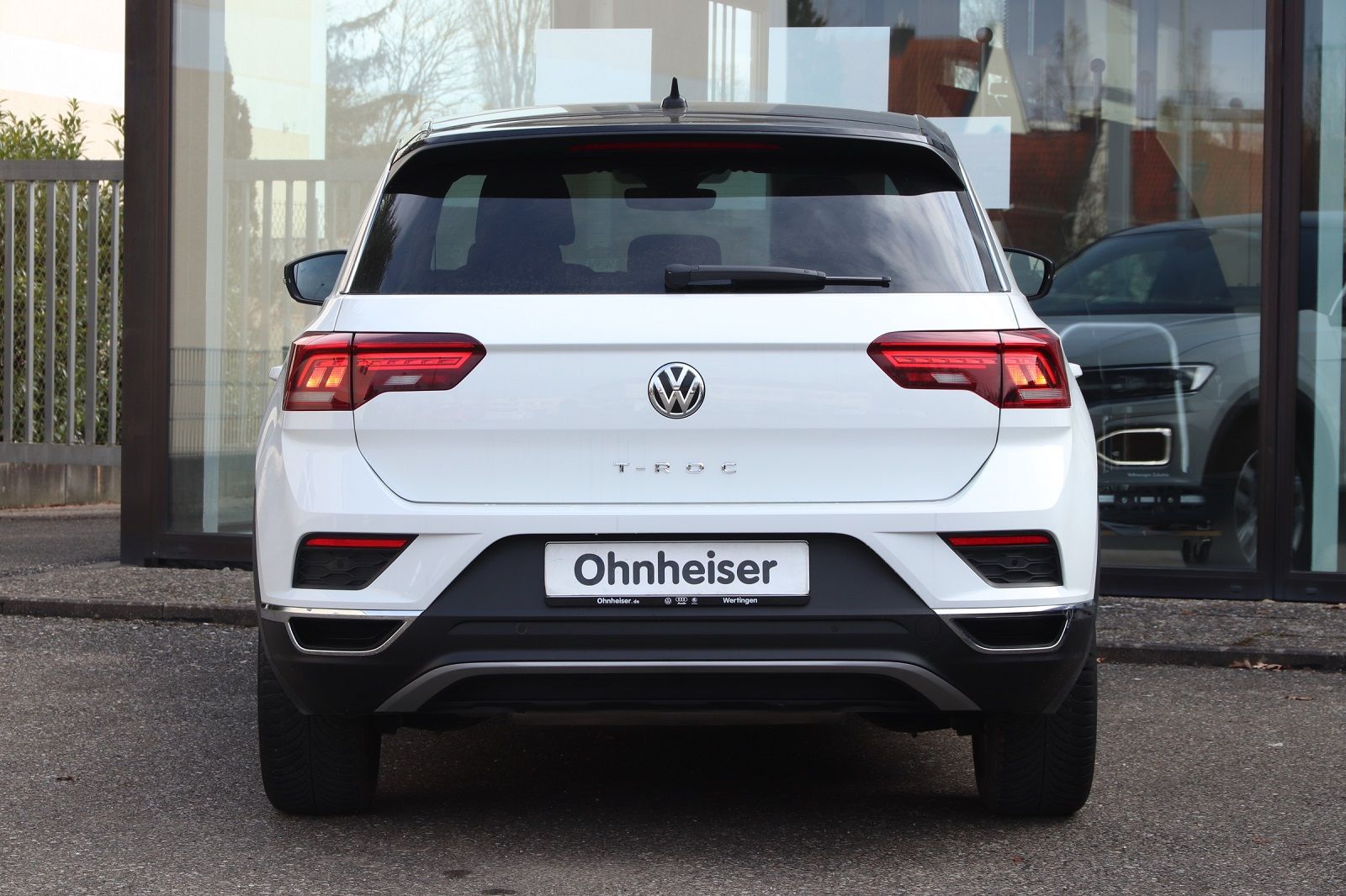 Volkswagen T-Roc 1.5 TSI Sport - Samsaru's Car Outlet