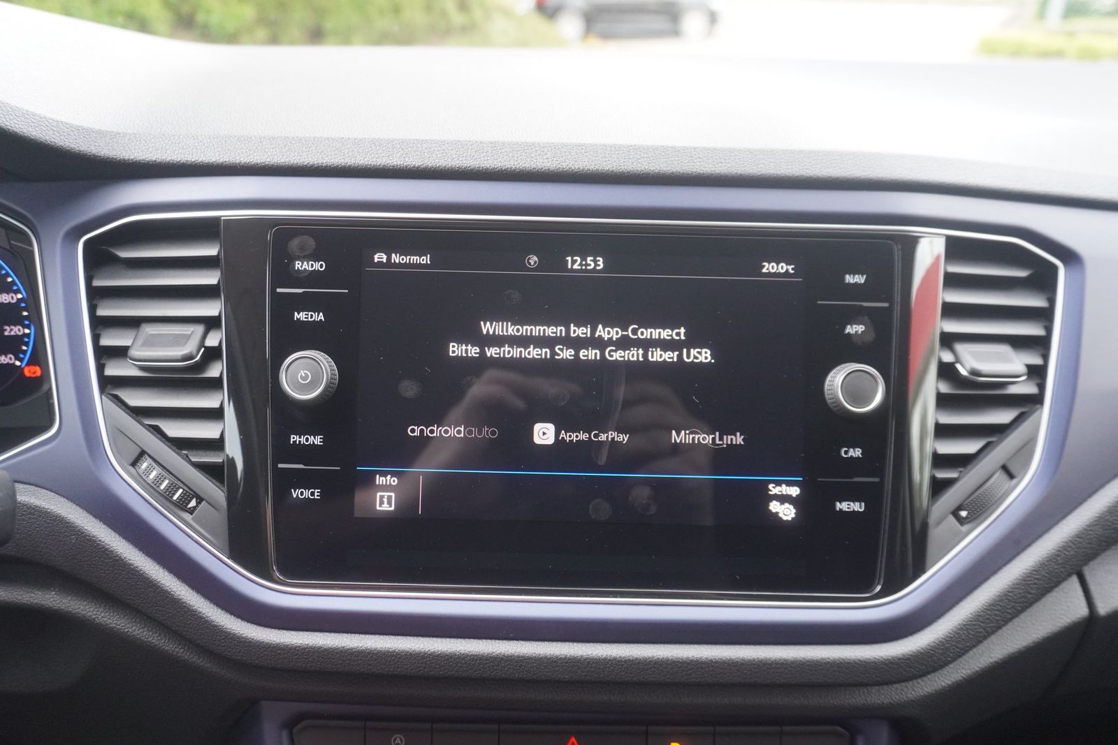 Volkswagen T-Roc 2.0 TDI R-Line 4M DSG - Samsaru's Car Outlet