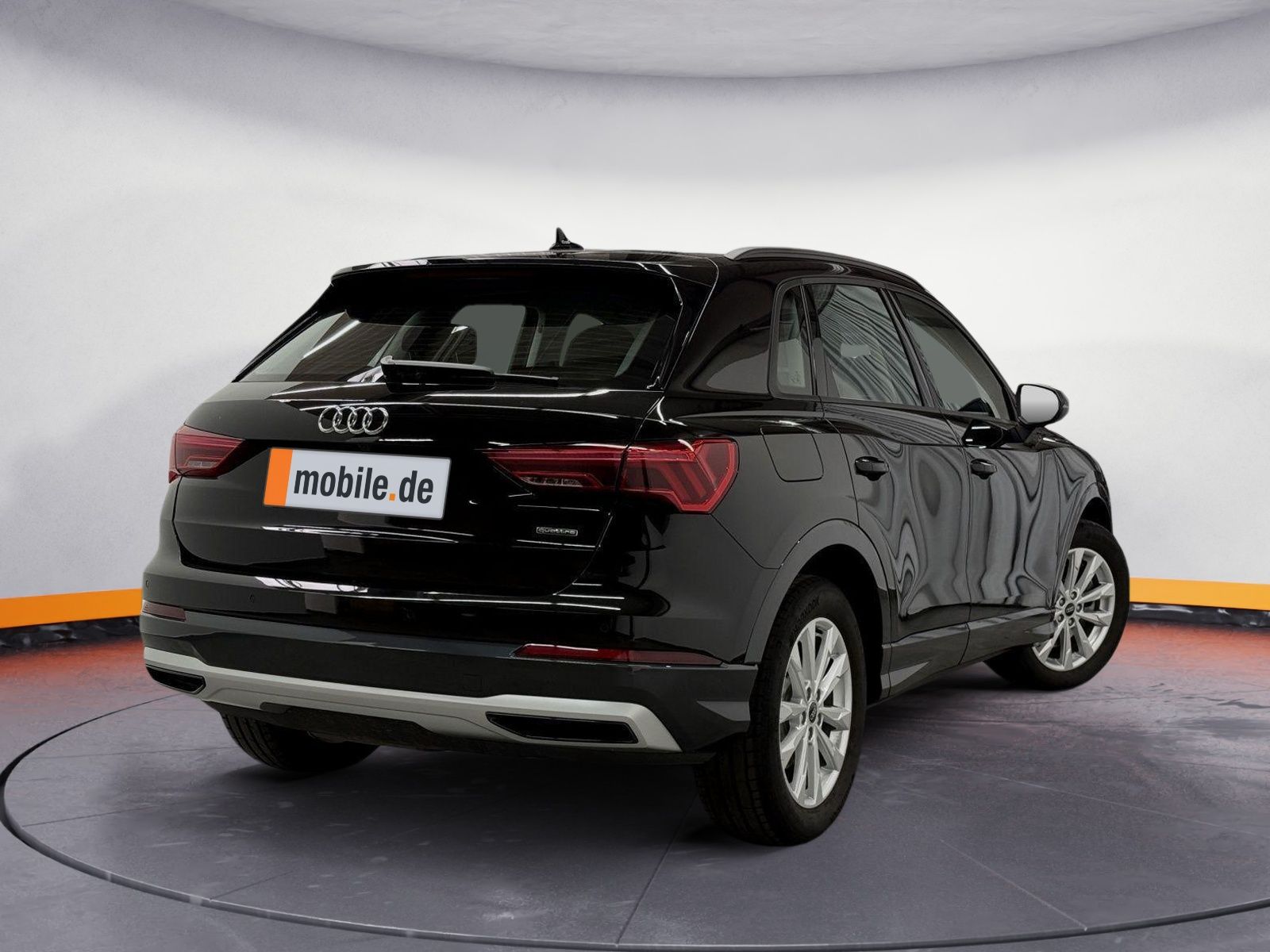 Audi Q3 40 TDI Q ADVANCED - Samsaru's Car Outlet