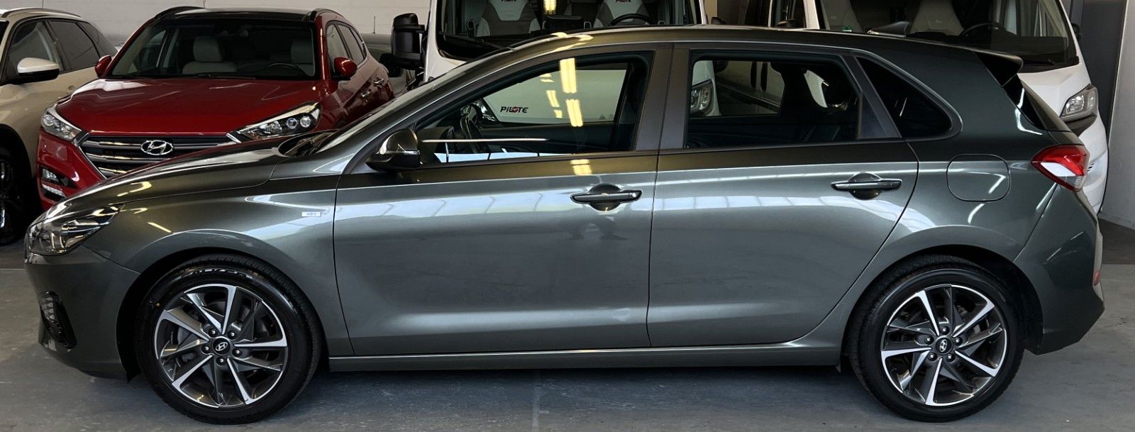 Hyundai i30 Trend T-GDI - Samsaru's Car Outlet