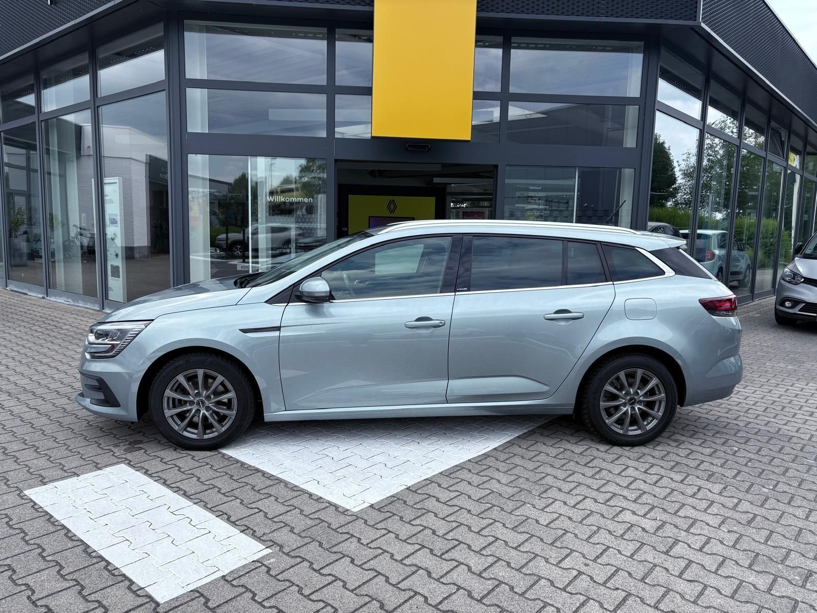 Renault Megane Grandtour ZEN E-TECH Plug-in - Samsaru's Car Outlet