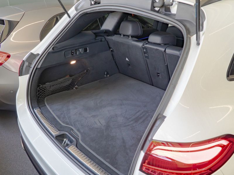 Mercedes-Benz GLC 300 d 4M AMG-Sport/Pano/AHK/Night/Distr/20'