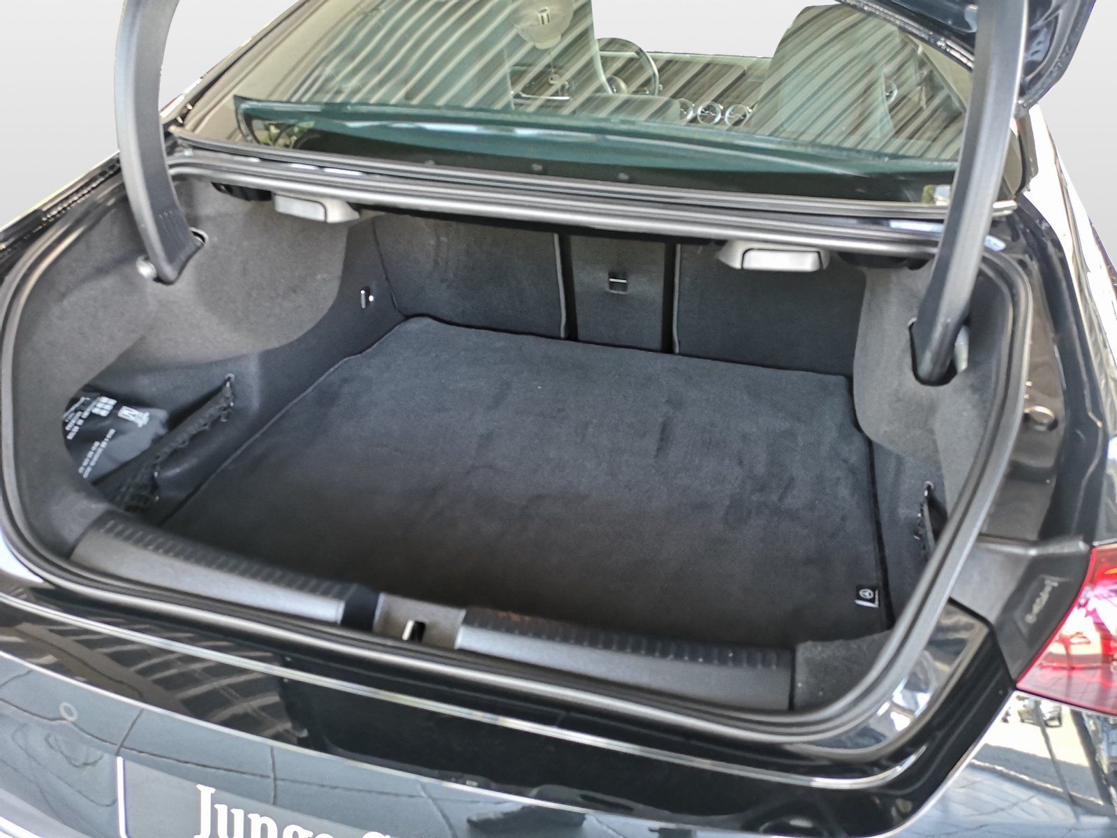 Mercedes-Benz CLA 180 Coupé AMG Line - Samsaru's Car Outlet