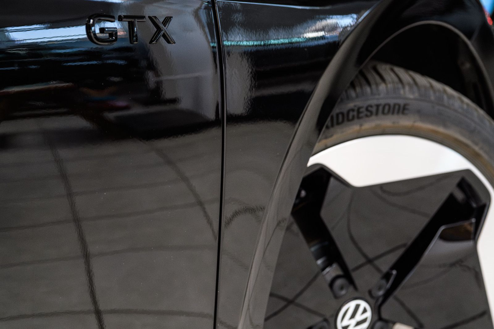 Volkswagen ID.3 GTX IQ-LIGHT+AHK+PANO+360°-KAM+NAV+WÄRMEP.