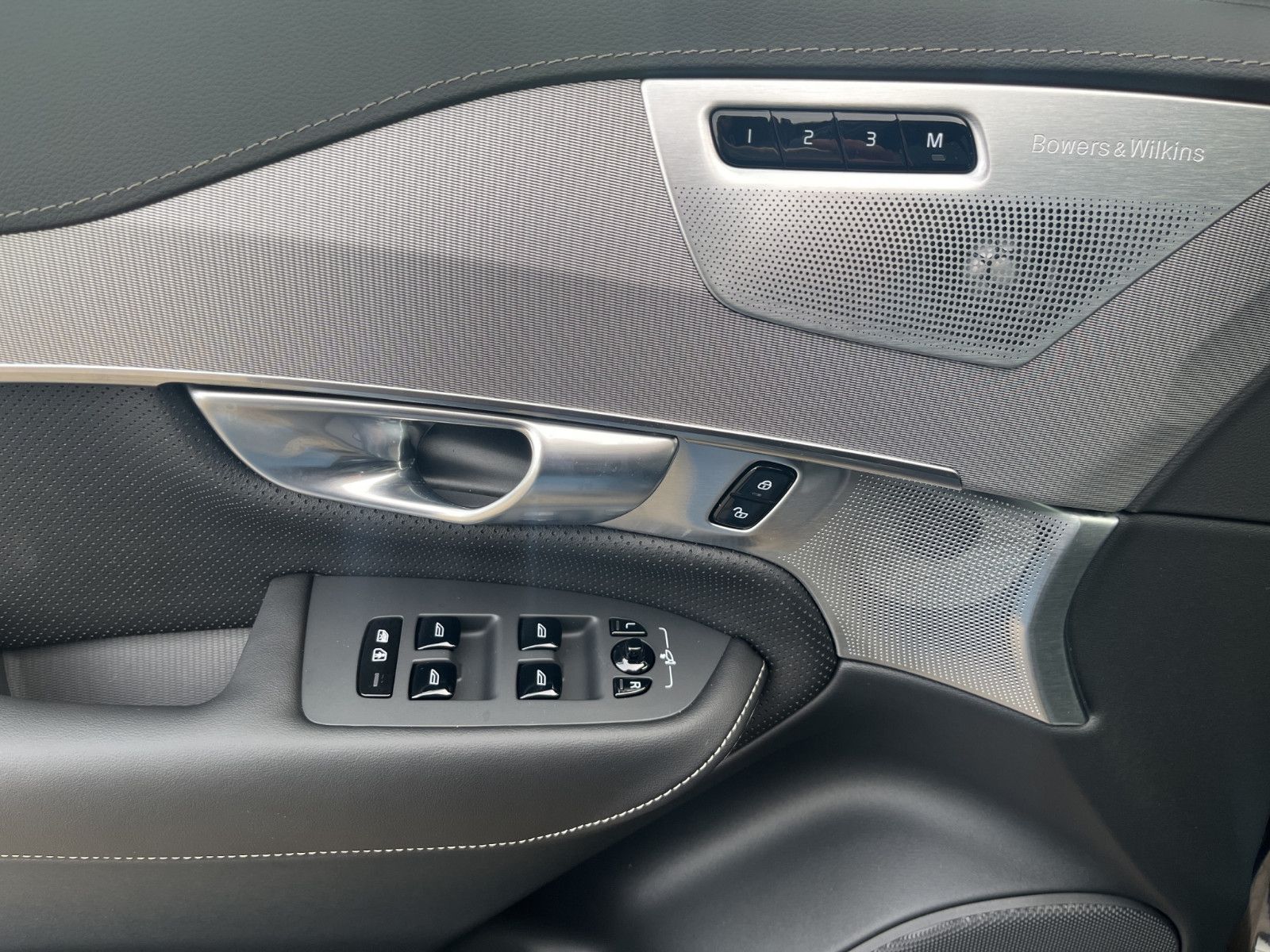 Volvo XC90 Ultimate Bright AWD 360° *aus 1.Hand*