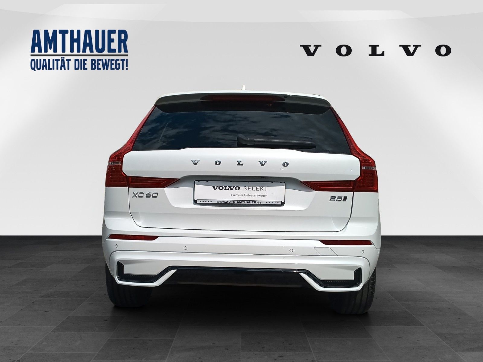 Volvo XC60 B5 AWD Plus Dark - Samsaru's Car Outlet