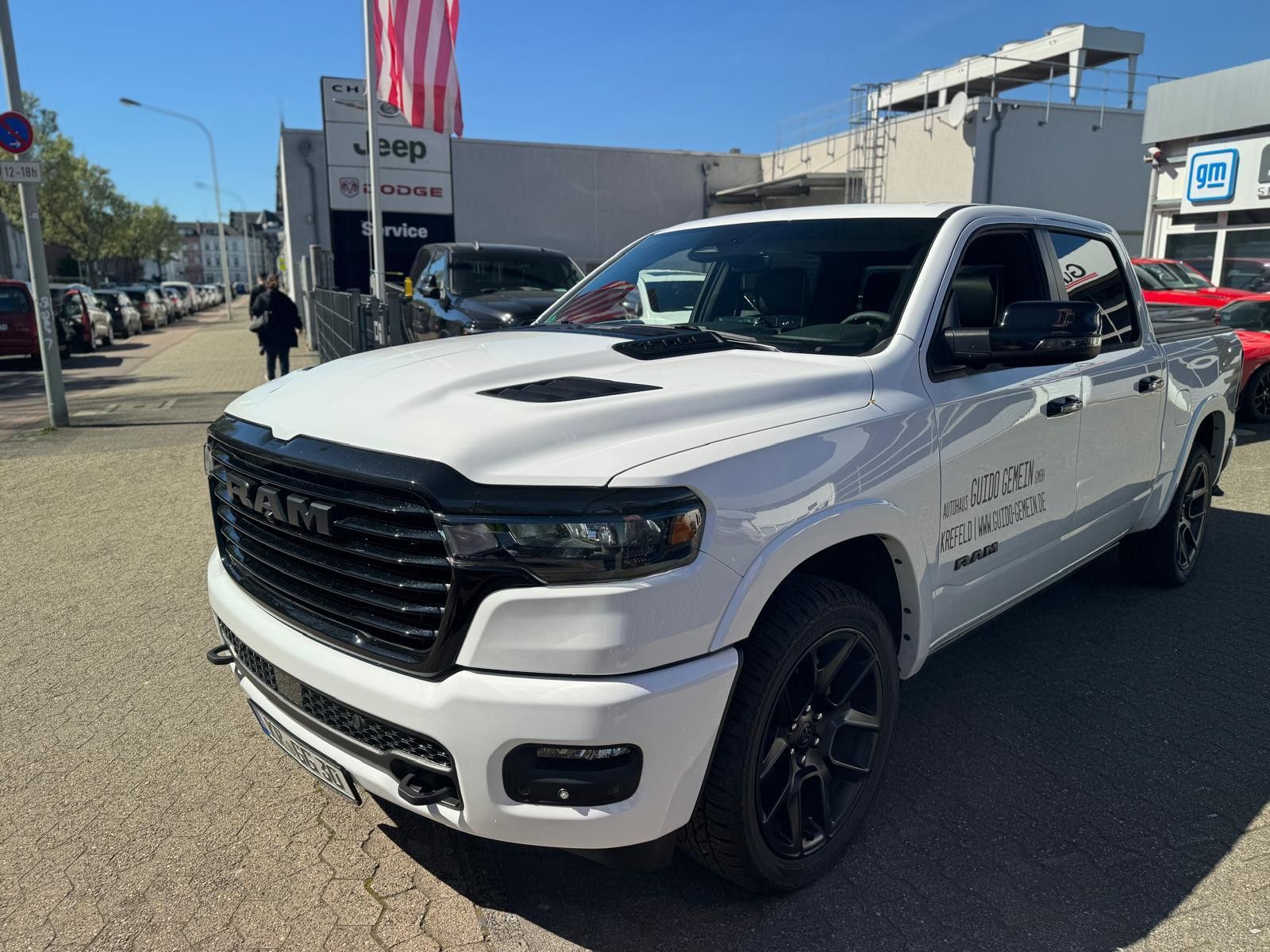 Dodge RAM Laramie Night + Luftfederung + elektr. Tritt