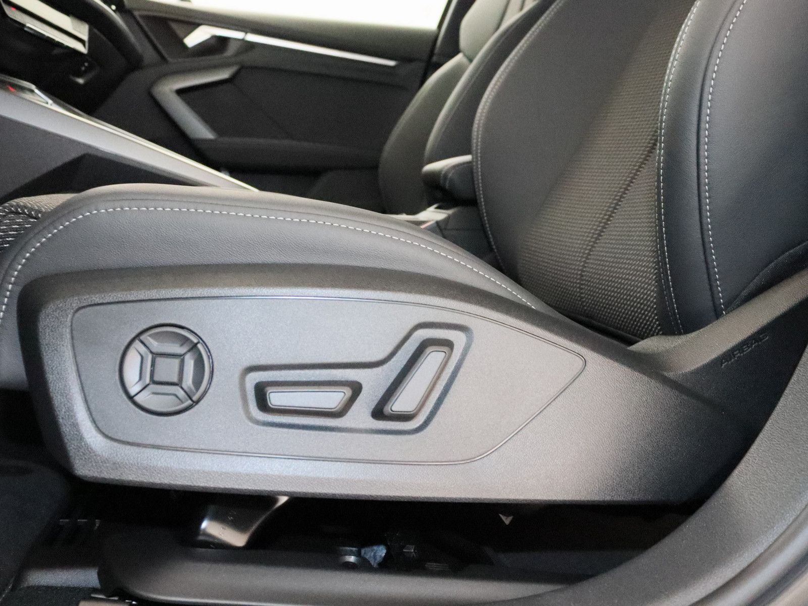 Audi A3 Sportback 35 TFSI S line - Samsaru's Car Outlet