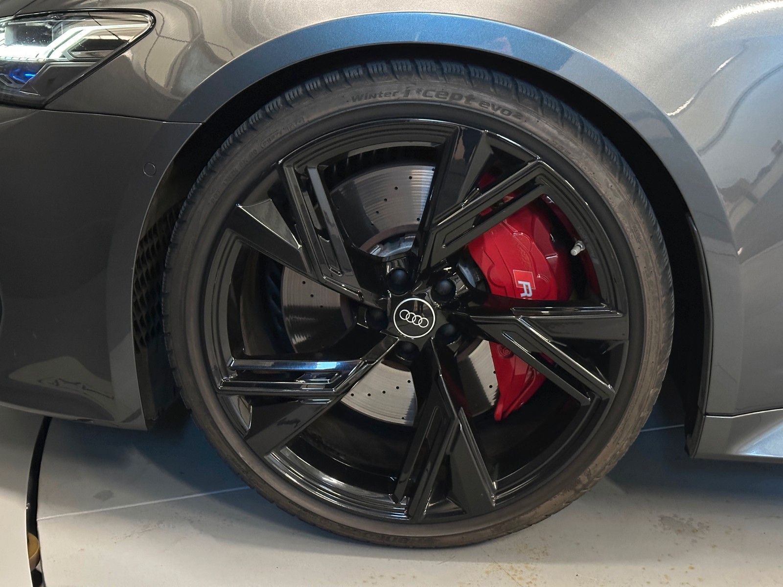 Audi RS6 Avant 4.0 TFSI quattro*LASER*PANORAMA*DYNAMI