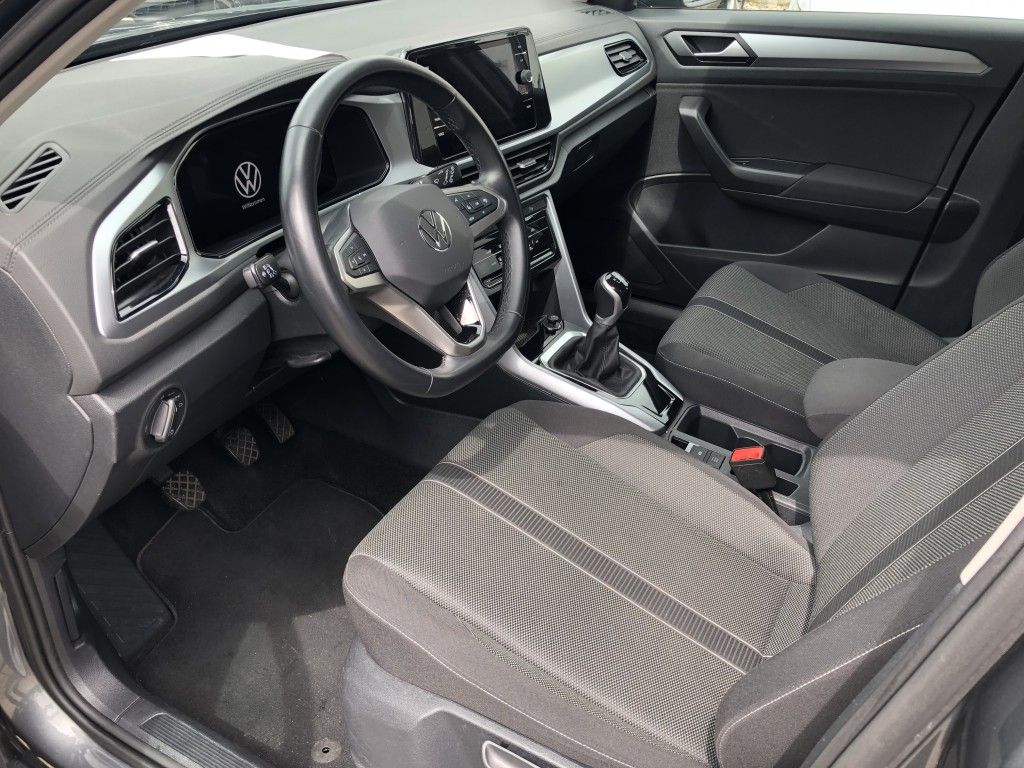 Volkswagen T-Roc 1.0 Life - Samsaru's Car Outlet