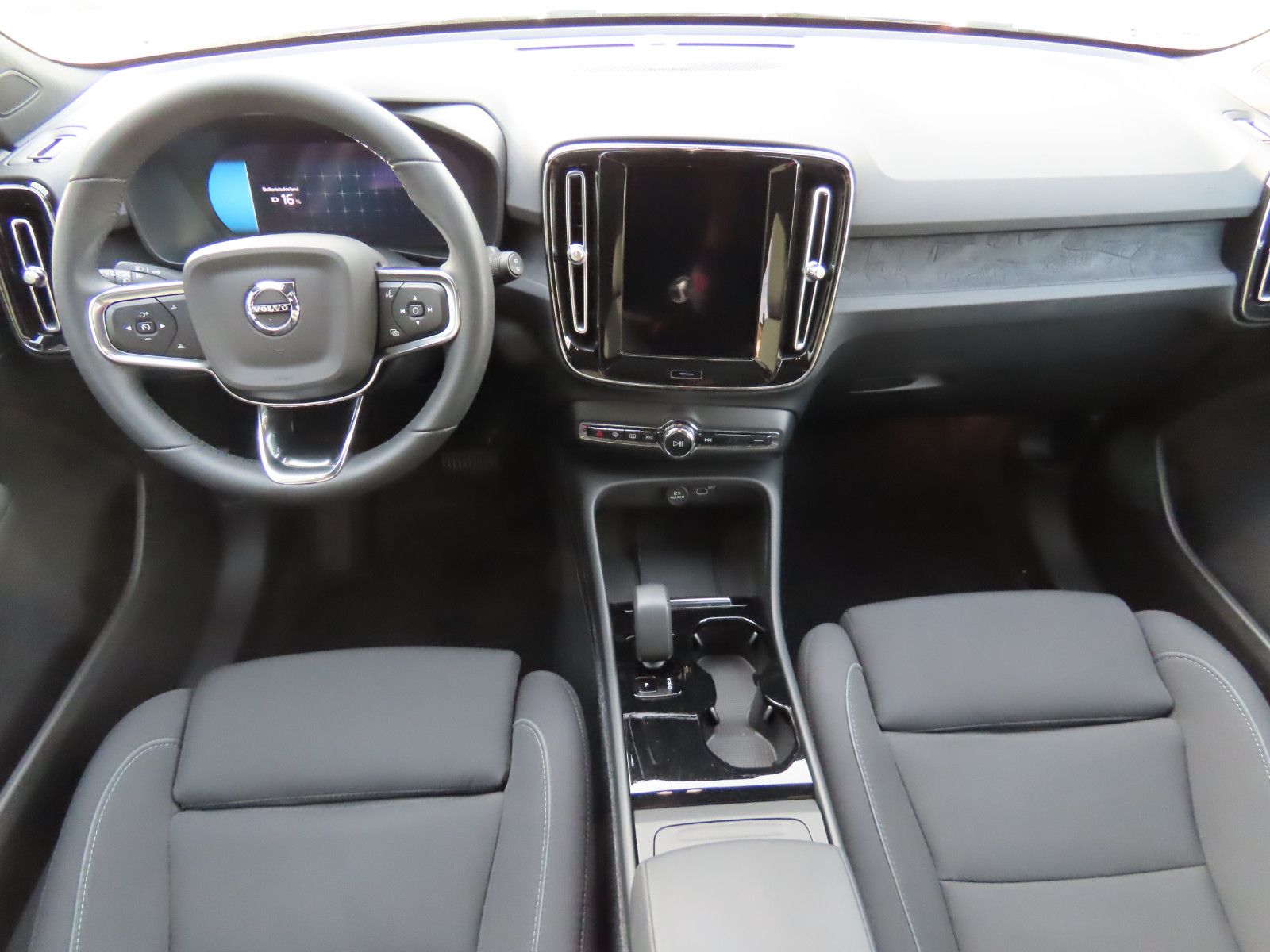 Volvo XC40 Ultimate Recharge Pure Electric 2WD