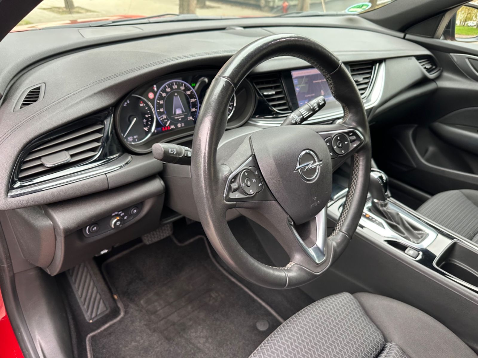 Opel Insignia Sports Business - Samsaru's Car Outlet