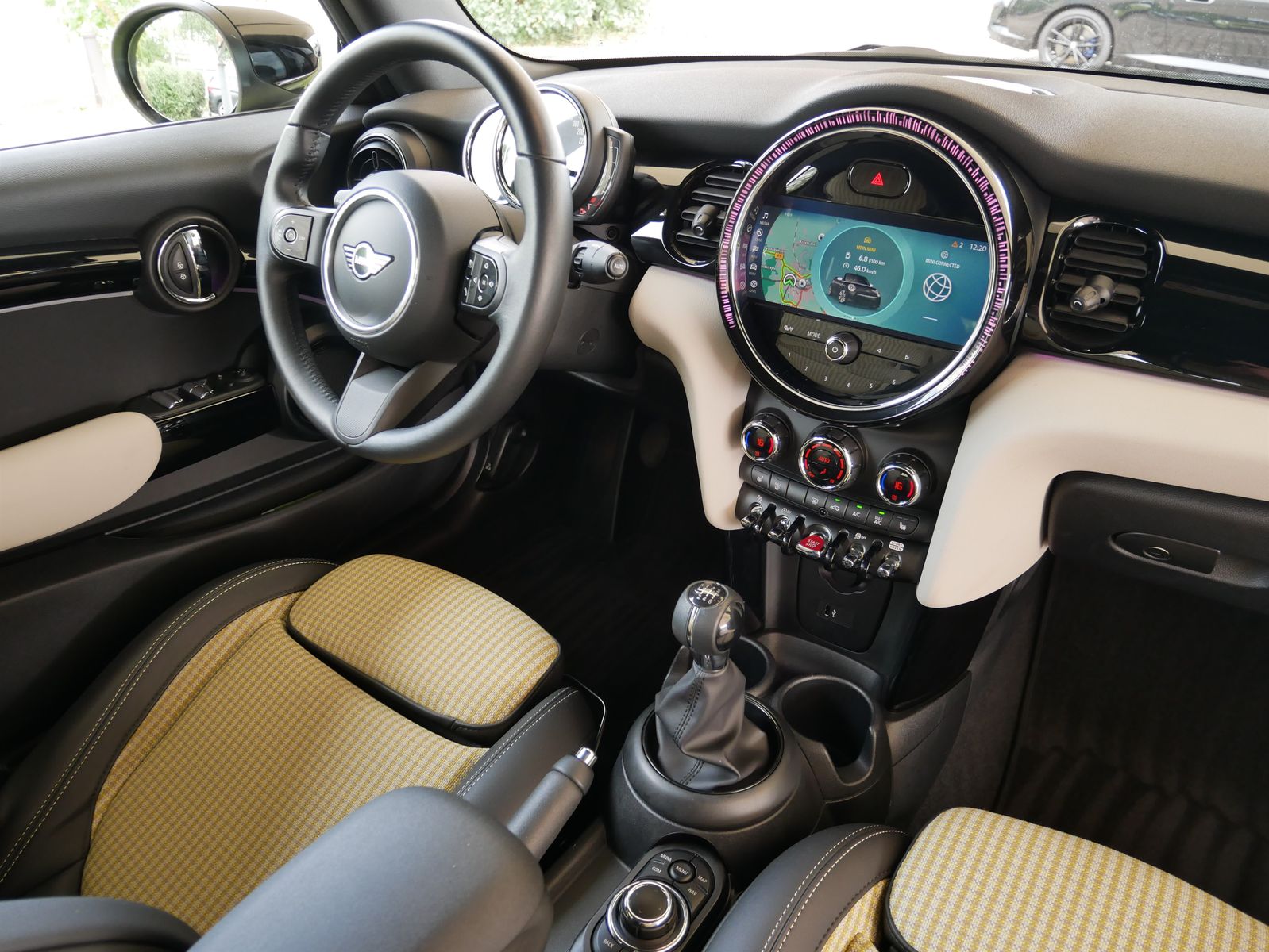 MINI Cooper Cabrio - Samsaru's Car Outlet