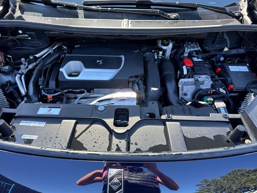 DS Automobiles DS7 Crossback E-Tense 4x4 Louvre