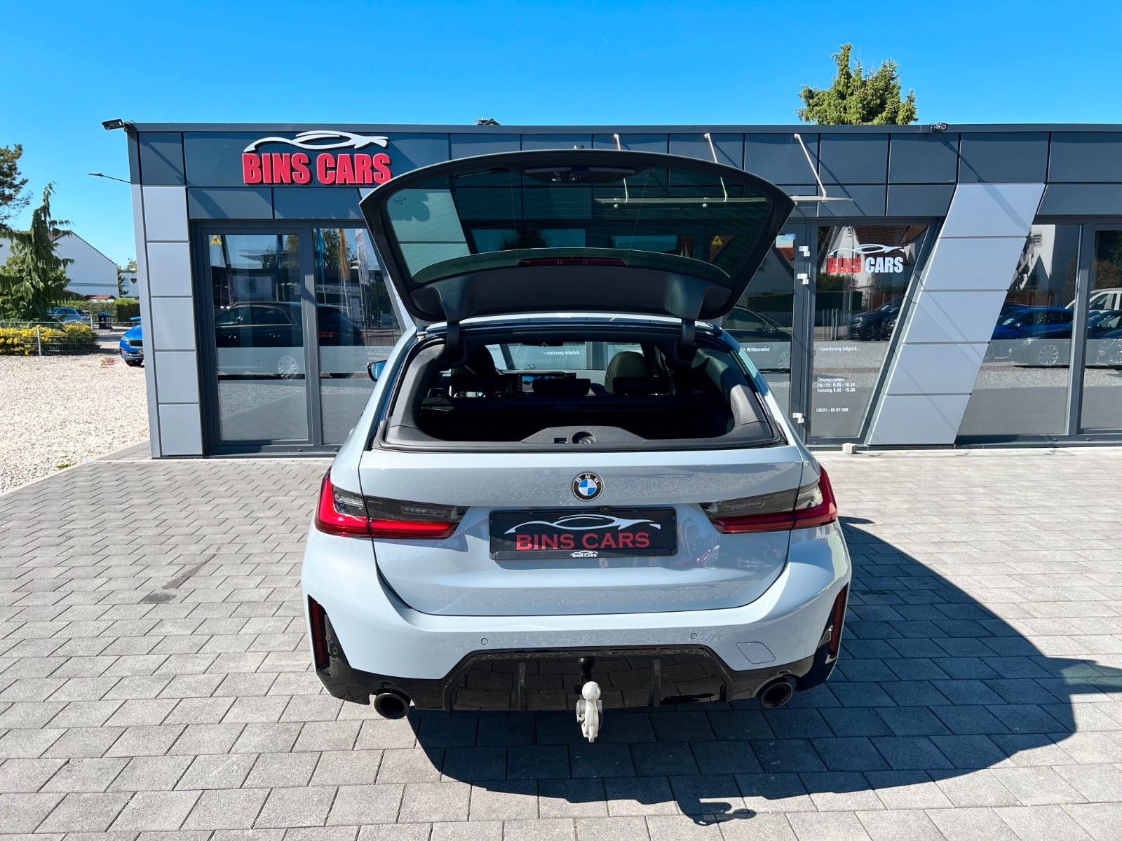 BMW 320d xDrive M Sport*360°HUD*Pano*HK*Standhzg*ACC