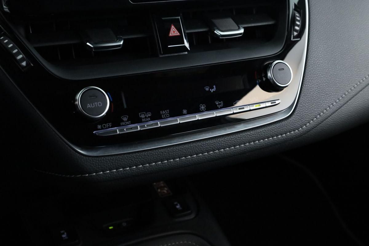 Toyota Corolla Touring Sports 2.0 CVT Team D Navi Kam