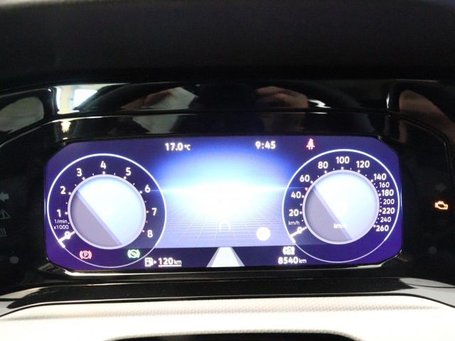 Volkswagen Golf VIII Variant 1.0 eTSI DSG Move - Samsaru's Car Outlet