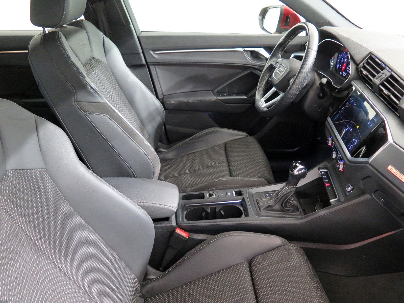 Audi Q3 Sportback 40 TFSI quattro S line - Samsaru's Car Outlet
