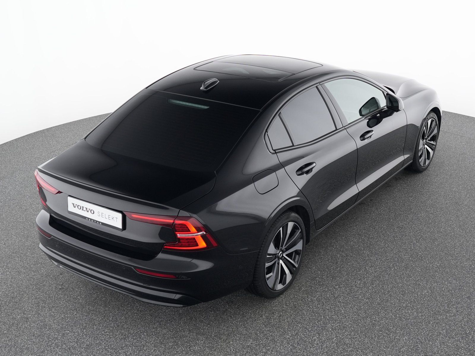 Volvo S60 T8 Recharge Ultimate Dark 19"+B&W+AHK+360°