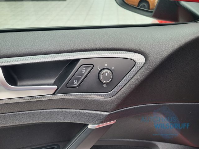 Volkswagen Golf VII 1.5 TSI DSG Highline R-Line - Samsaru's Car Outlet