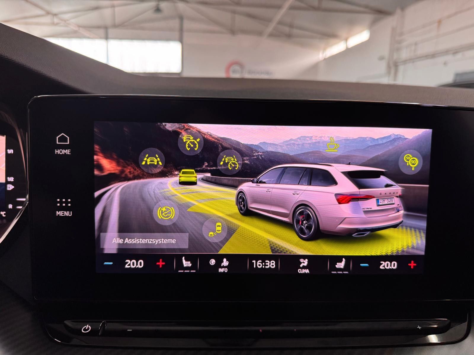 Skoda RS 4x4 PANO/HUD/360°/AHK/MASS/AMB/ACC/TRA.P.
