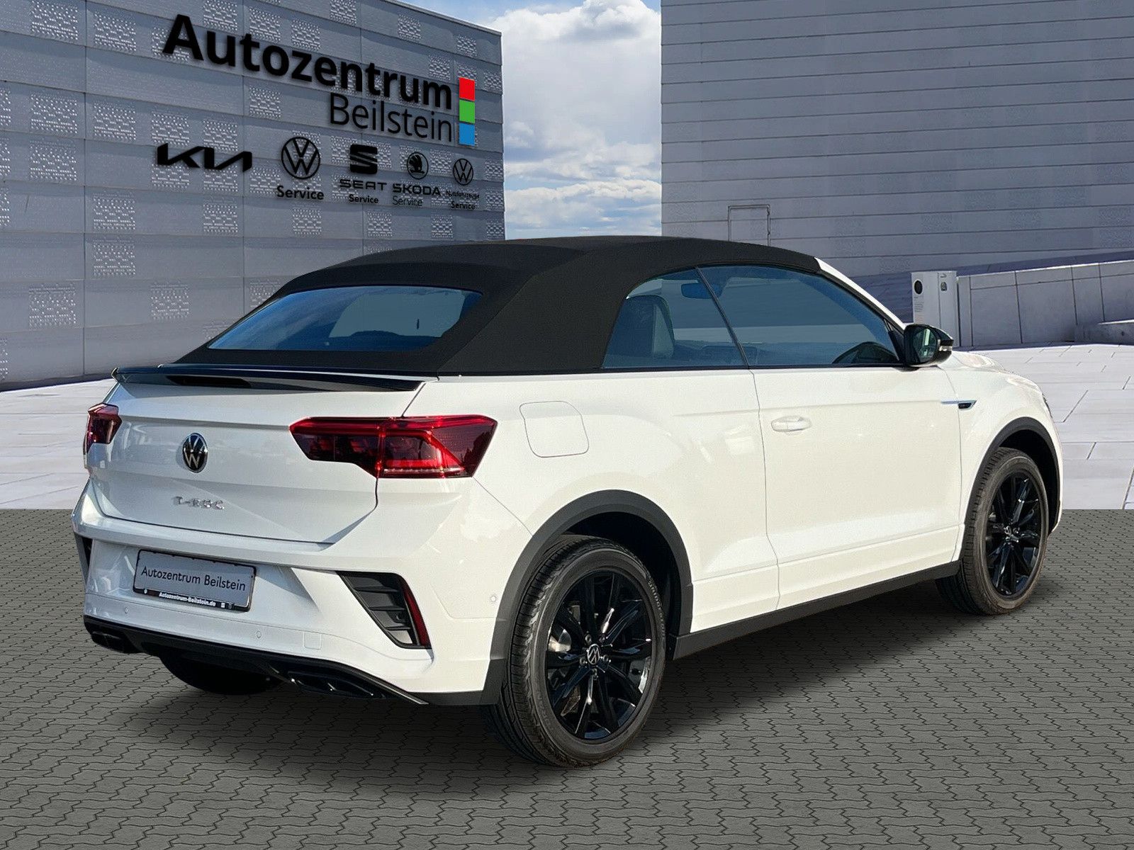 Volkswagen T-Roc R-Line - Samsaru's Car Outlet