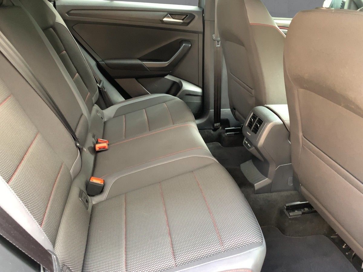Volkswagen T-Roc 1.5 TSI R-LINE - Samsaru's Car Outlet
