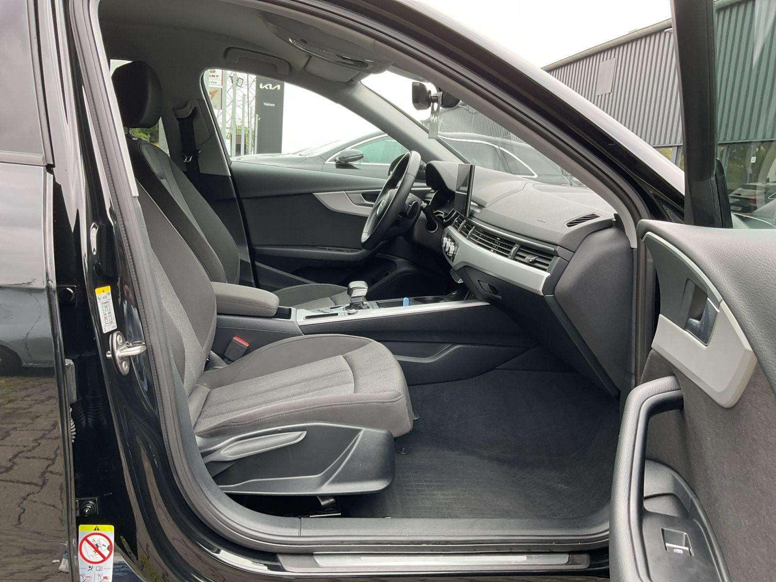Audi A4 Avant 35 2.0 TFSI S-tronic - Samsaru's Car Outlet