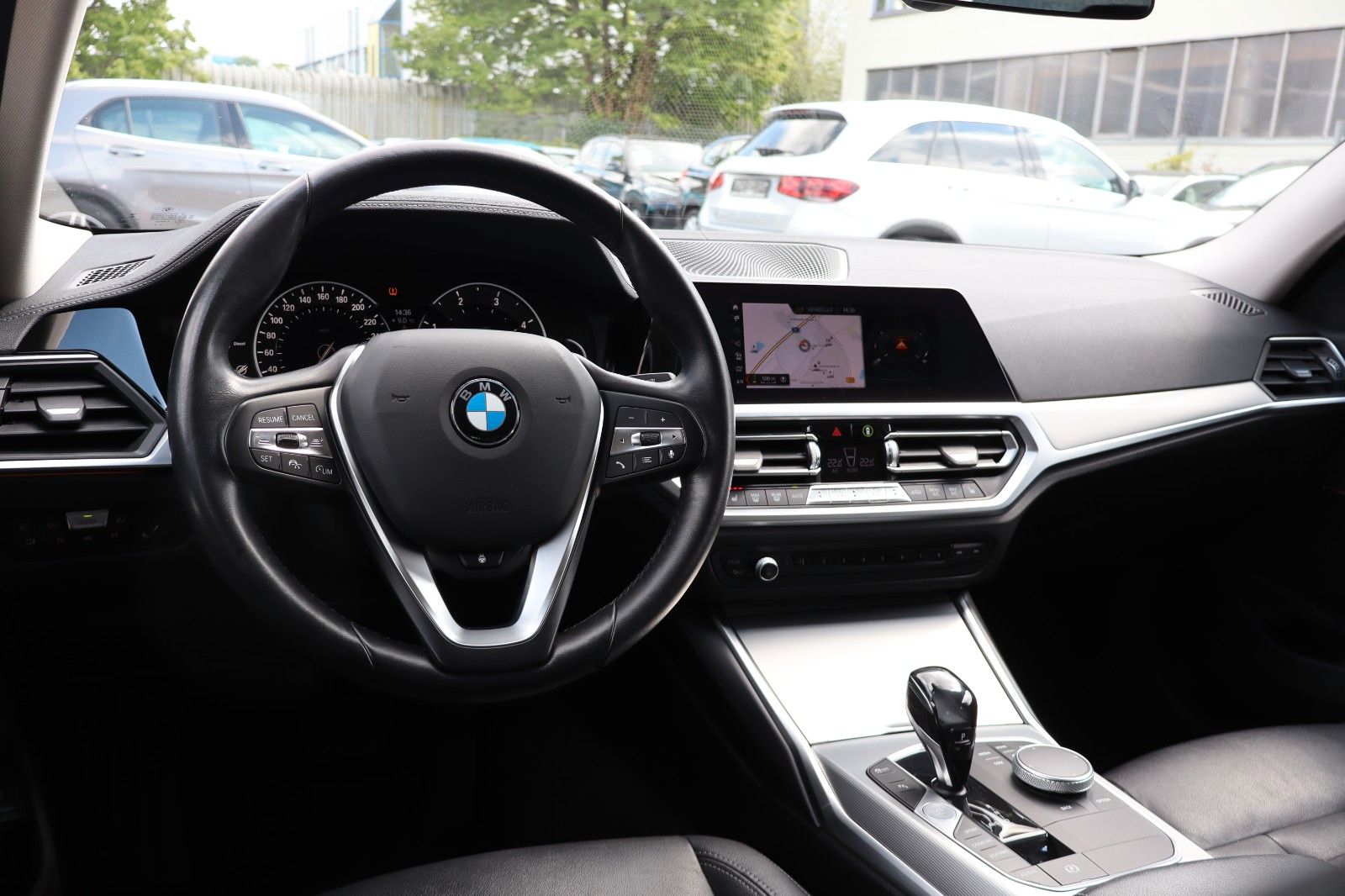 BMW 320 d Luxury Line - Samsaru's Car Outlet