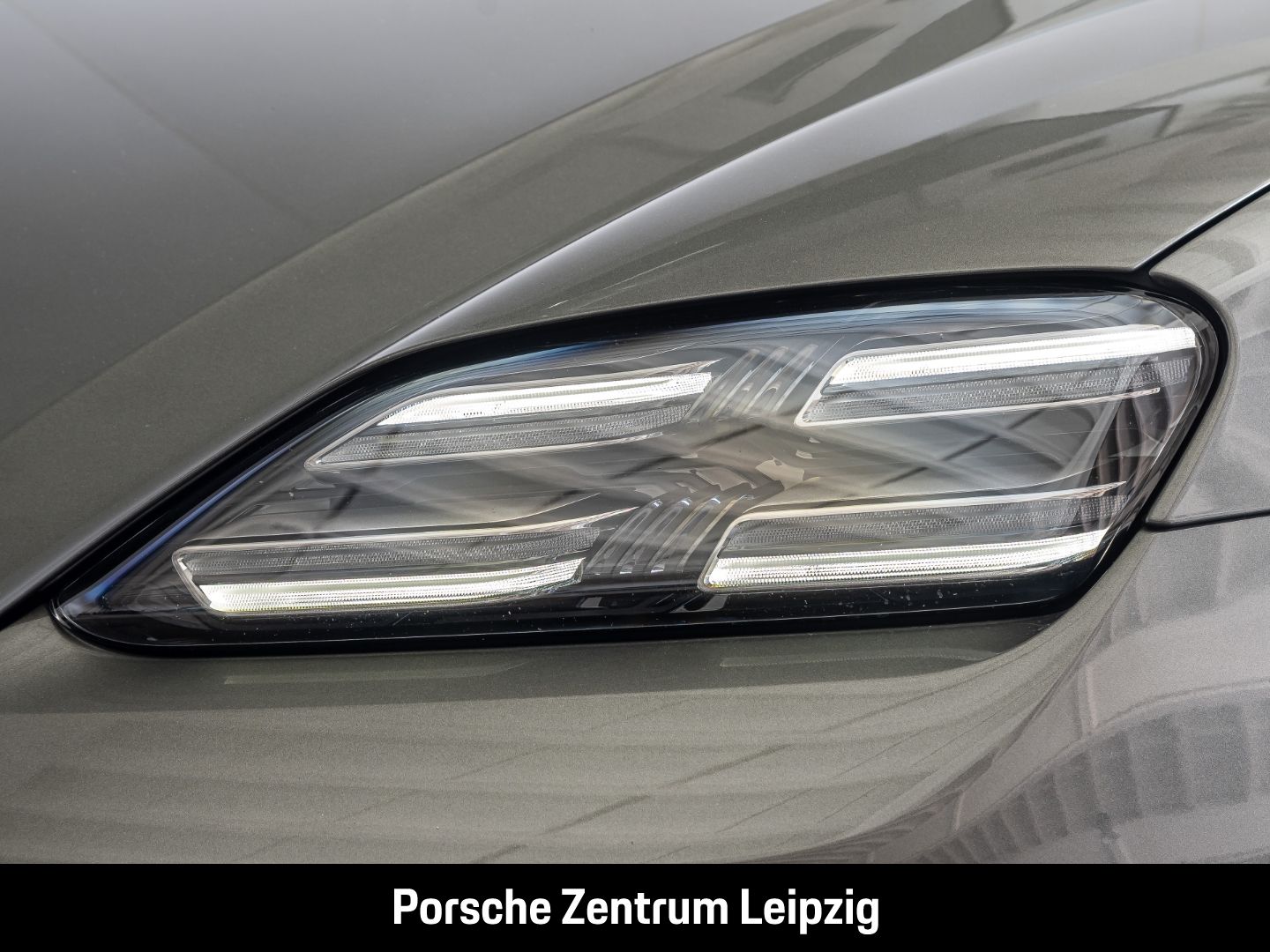 Porsche Macan 4S Vollleder Inno Luft HA-Lenkung AR-HUD B