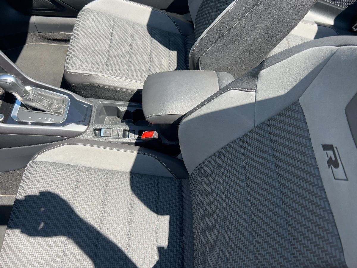 Volkswagen T-Roc R-Line - Samsaru's Car Outlet