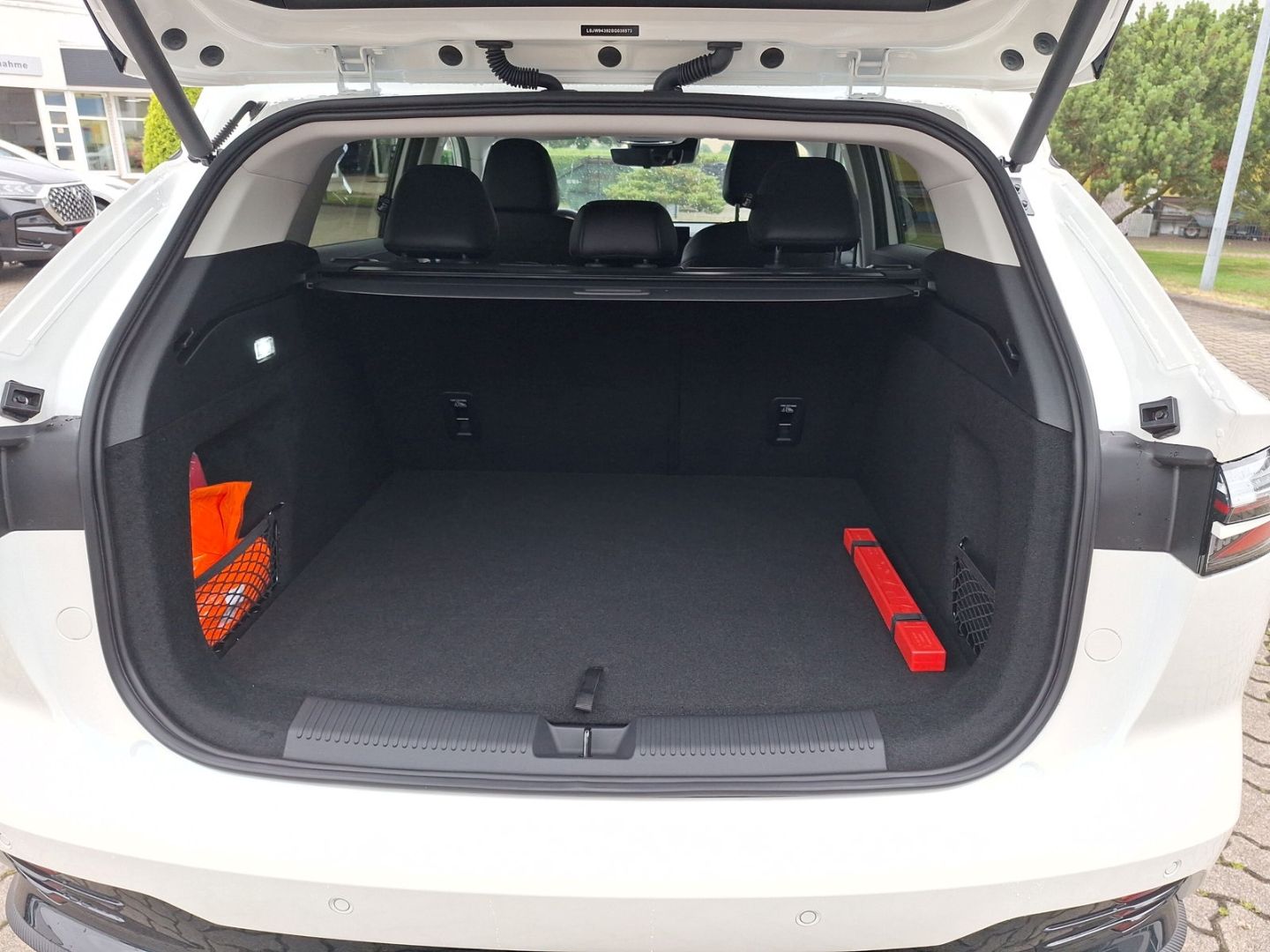 MG HS Hybrid+ Luxury LED LHZ 360° SHZ Navi Tempomat
