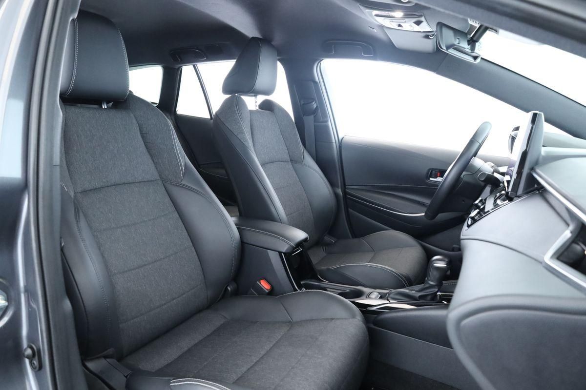 Toyota Corolla Touring Sports 1.8 CVT Team D Navi Kam