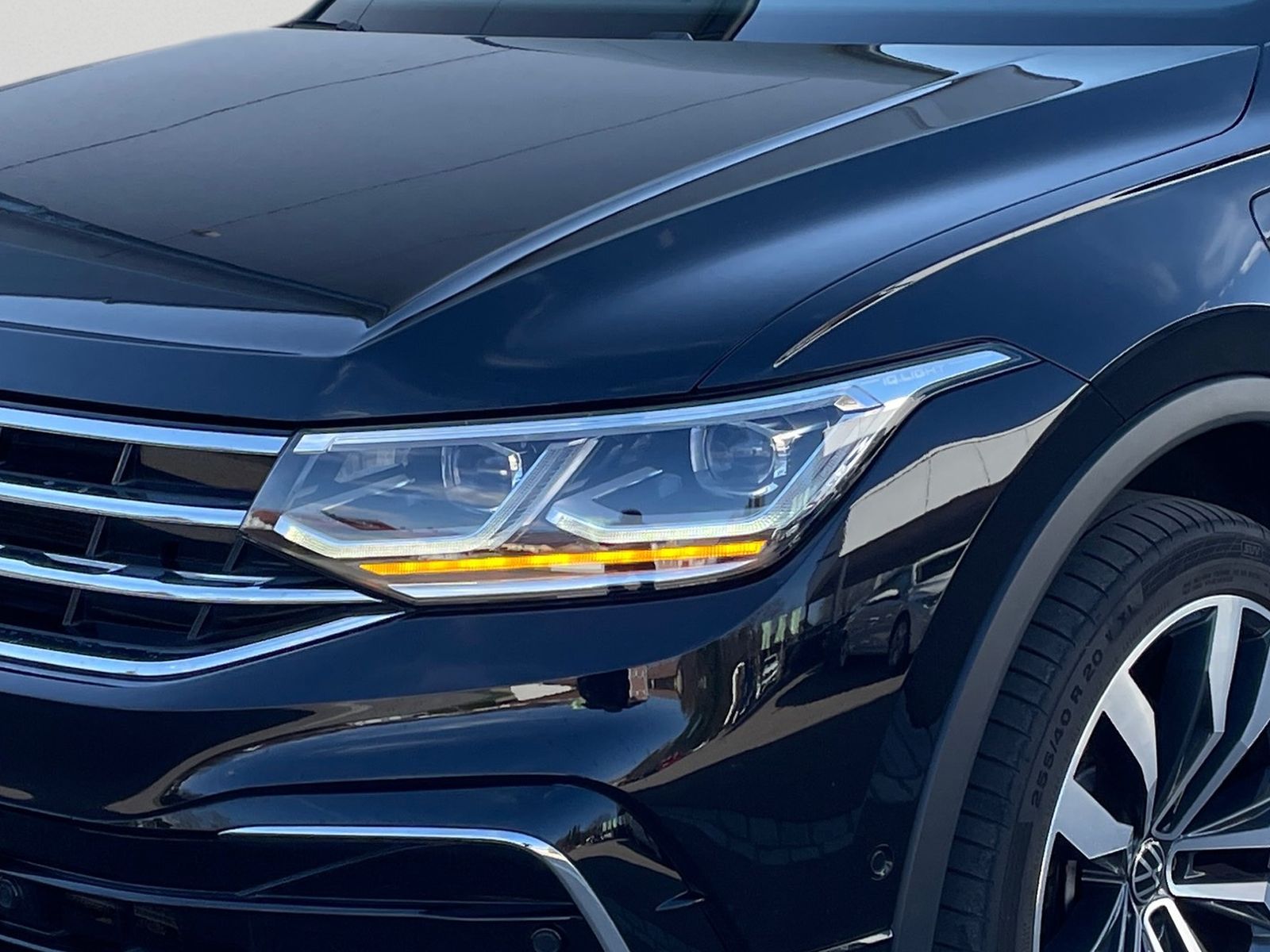 Volkswagen Tiguan 1.4 TSI eHybrid R-Line - Samsaru's Car Outlet