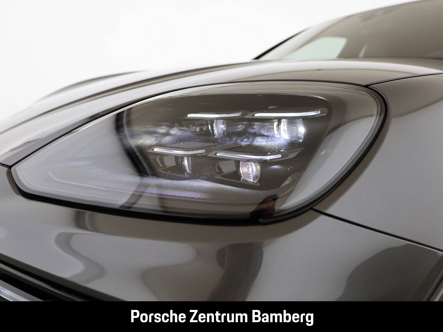 Porsche Cayenne E-Hybrid/ Inno-Drive/ Burmester/ Sport D