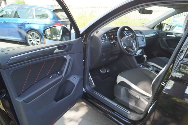 Volkswagen Tiguan Urban Sport 4Motion - Samsaru's Car Outlet