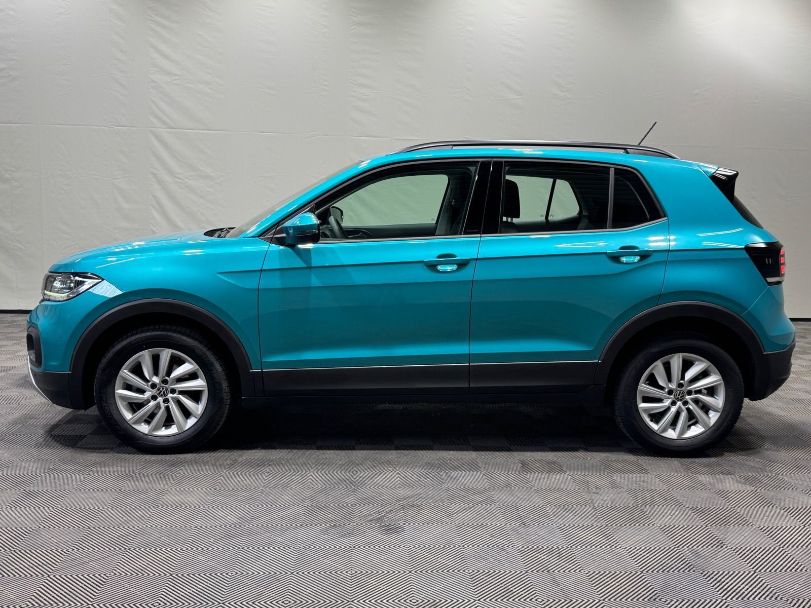 Volkswagen T-Cross Life 1.0 TSI - Samsaru's Car Outlet