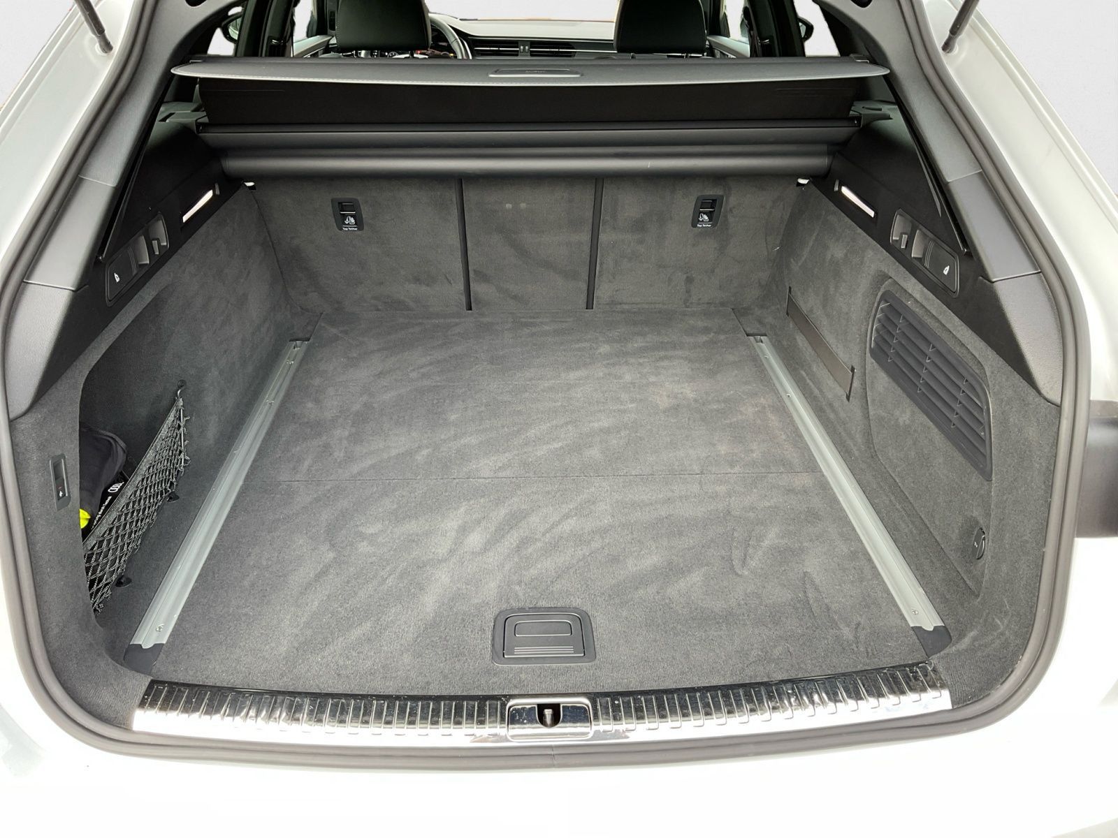 Audi A6 Avant 45 TDI quattro S line - Samsaru's Car Outlet