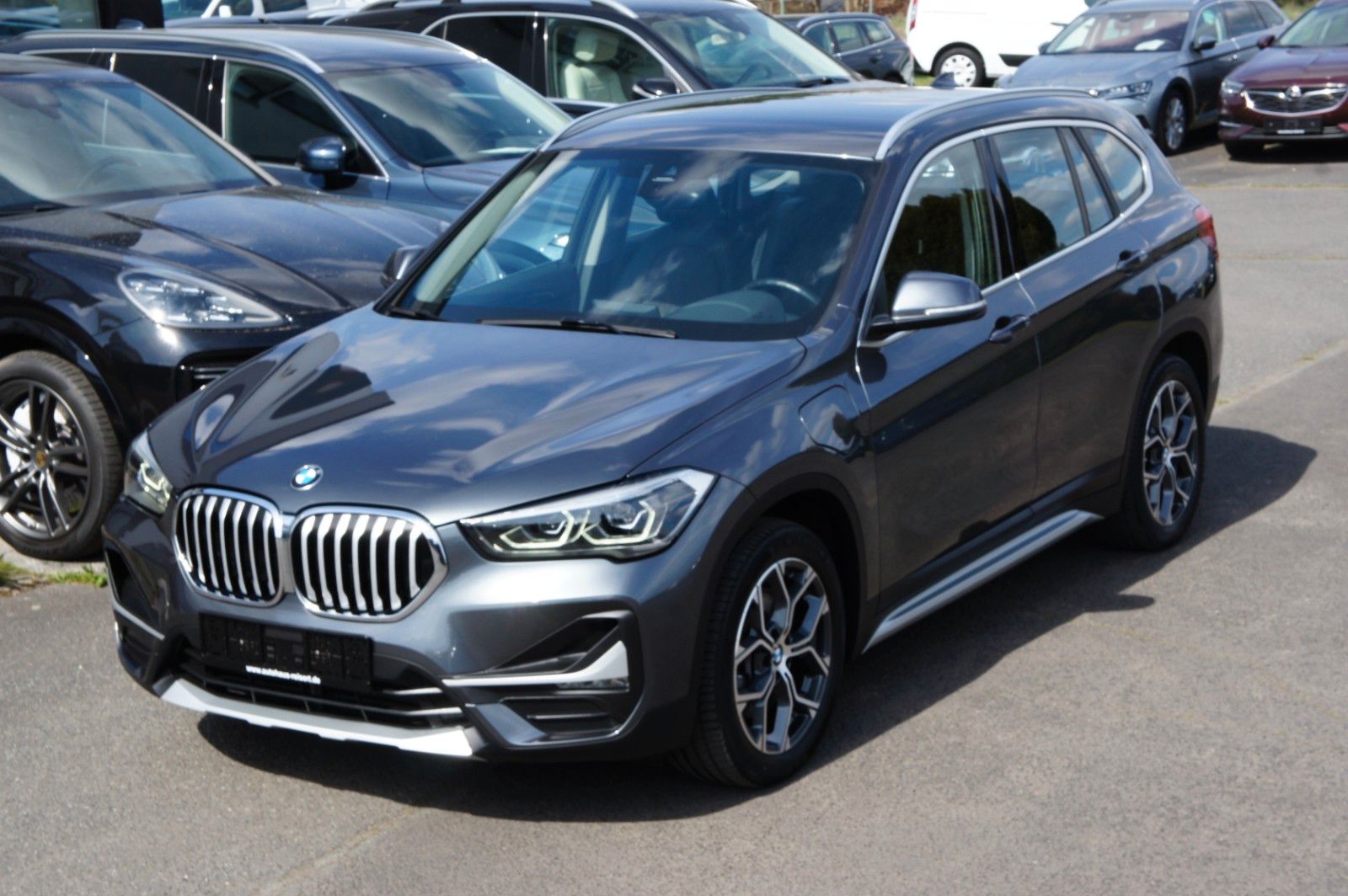 BMW X1 xDrive 25e xLine - Samsaru's Car Outlet