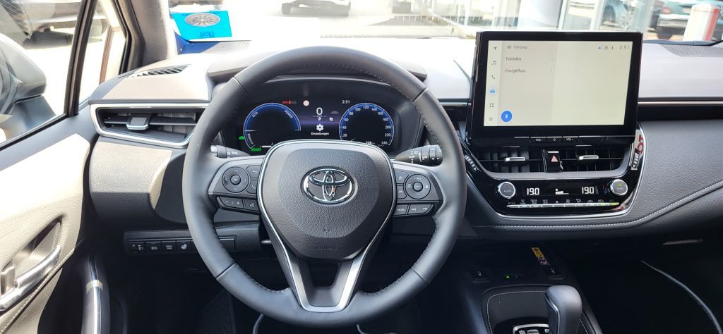 Toyota Corolla 1.8 Hybrid - Samsaru's Car Outlet