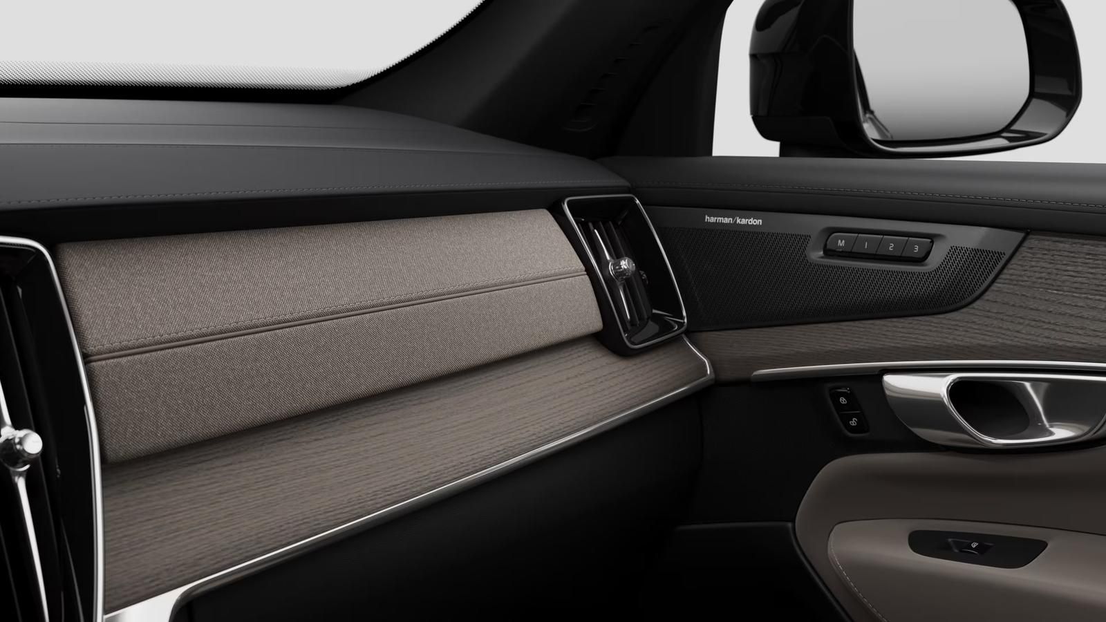 Volvo XC90 T8 Ultra Dark - Samsaru's Car Outlet