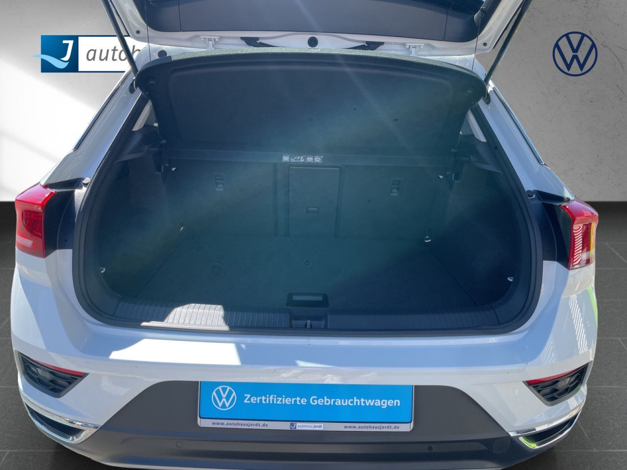 Volkswagen T-Roc 1.5 TSI OPF Style DSG - Samsaru's Car Outlet