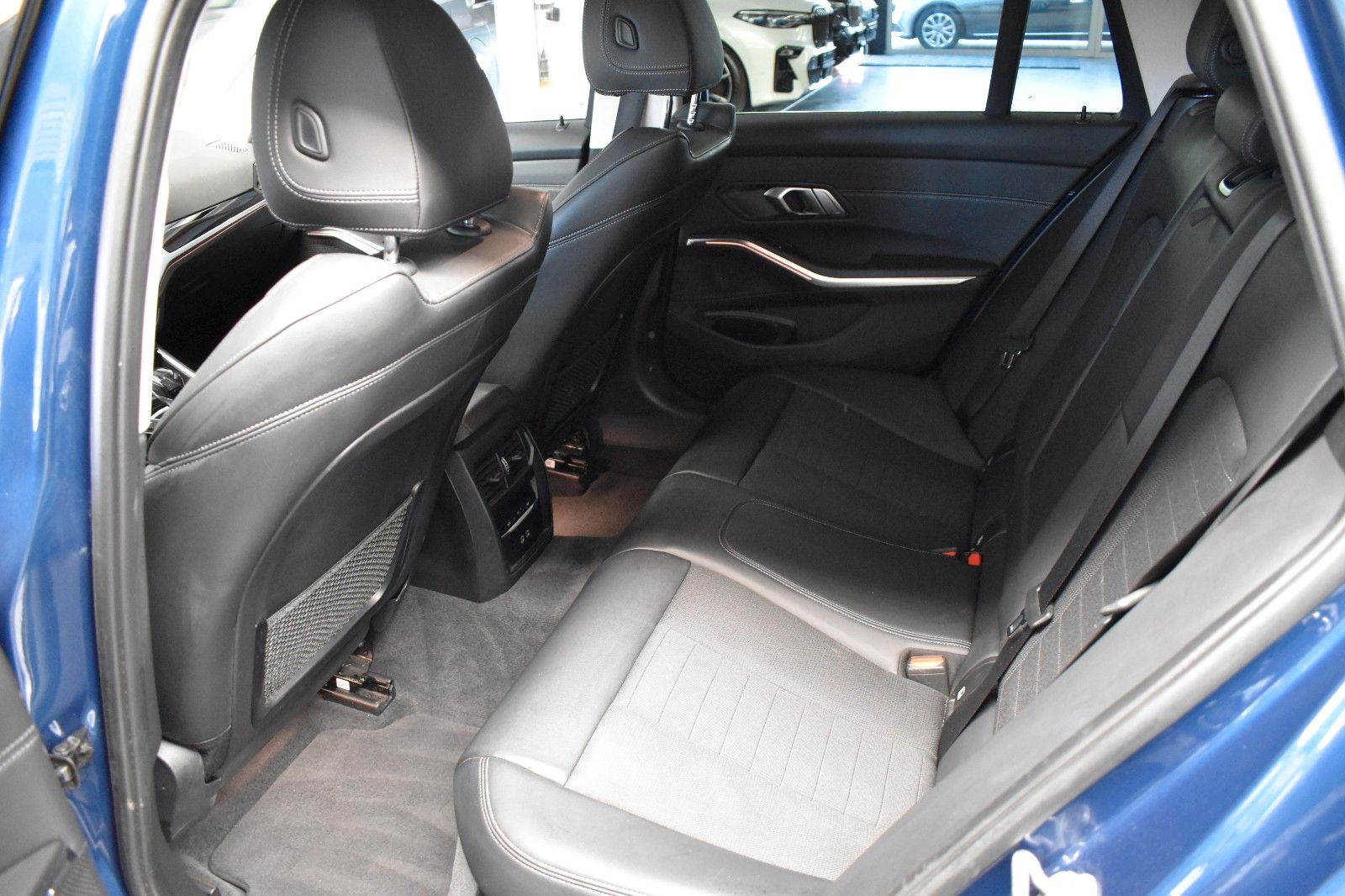 BMW 330 d Touring SPORT LINE - Samsaru's Car Outlet