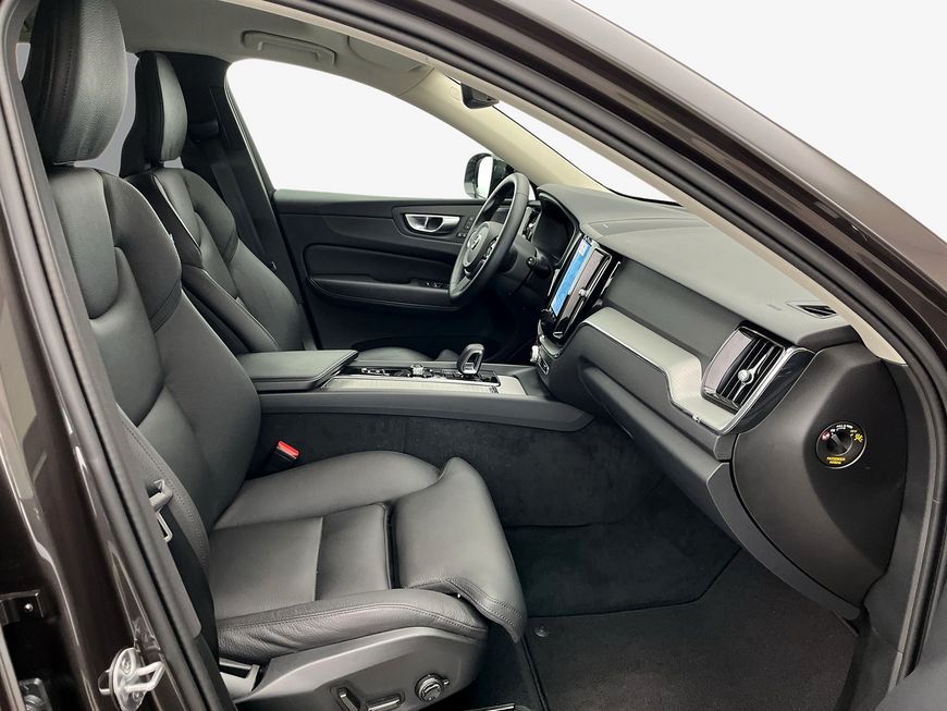 Volvo XC60 B4 AWD Plus-Dark Aut PilotAssist BLIS Leder