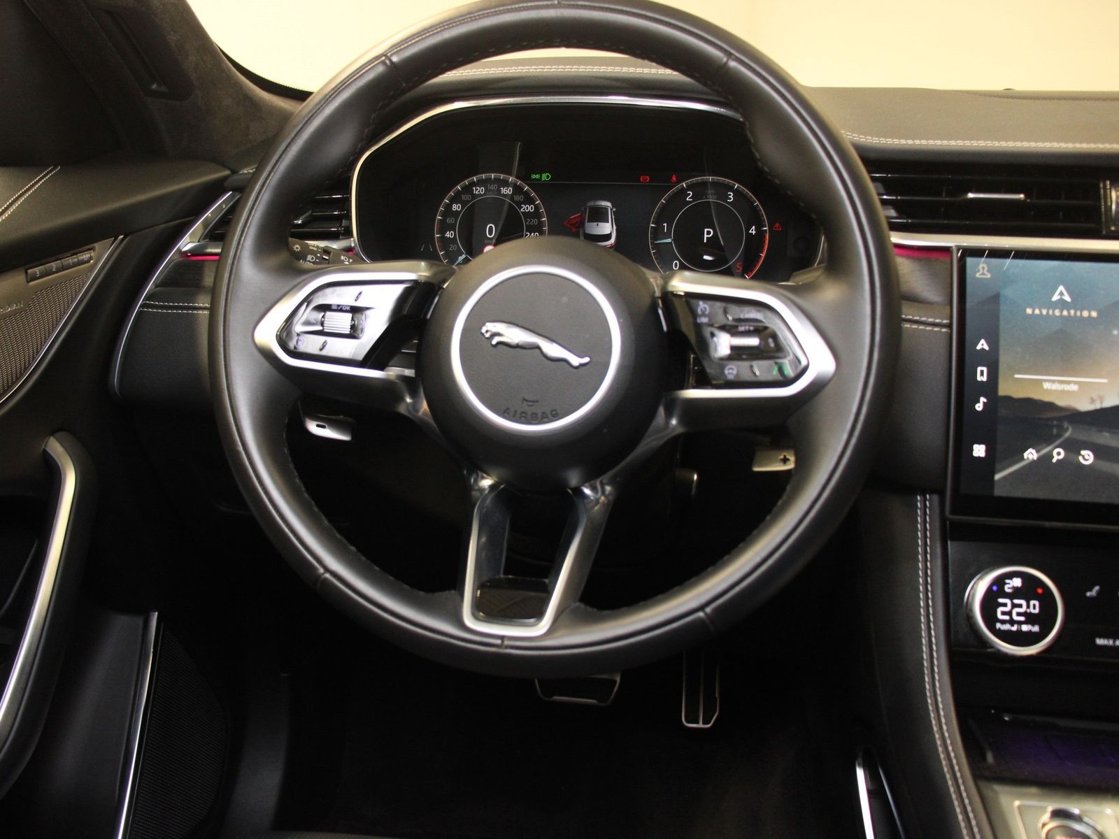 Jaguar F-Pace D300 R-Dynamic HSE AWD inkl. Winterkomple