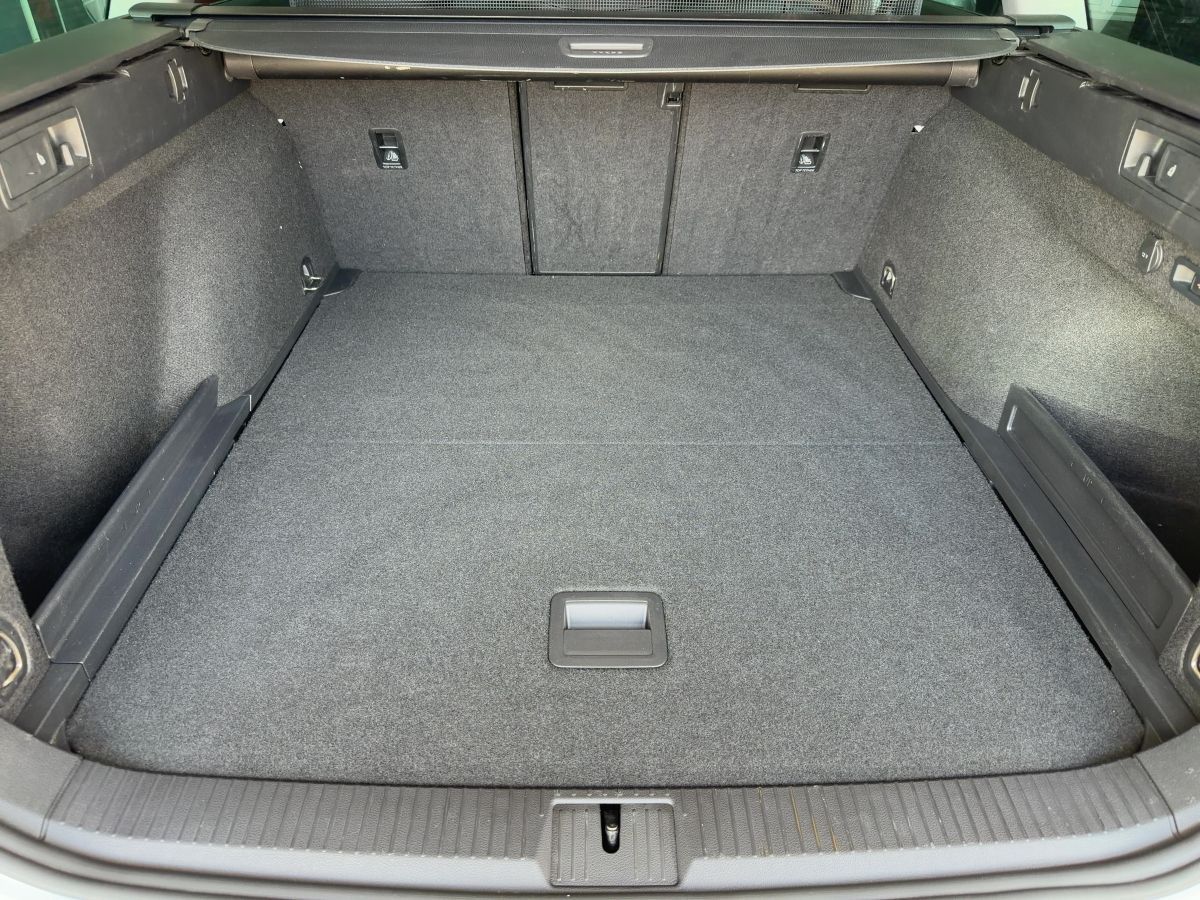 Volkswagen Passat Variant 2.0 TDI 4M R-LINE MATRIX+NAVI+360