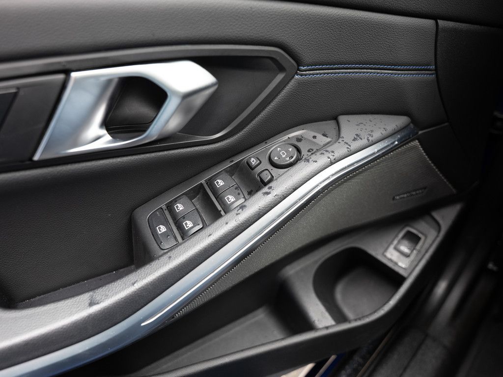 BMW 320d Touring xDrive M-Sportpaket - Samsaru's Car Outlet