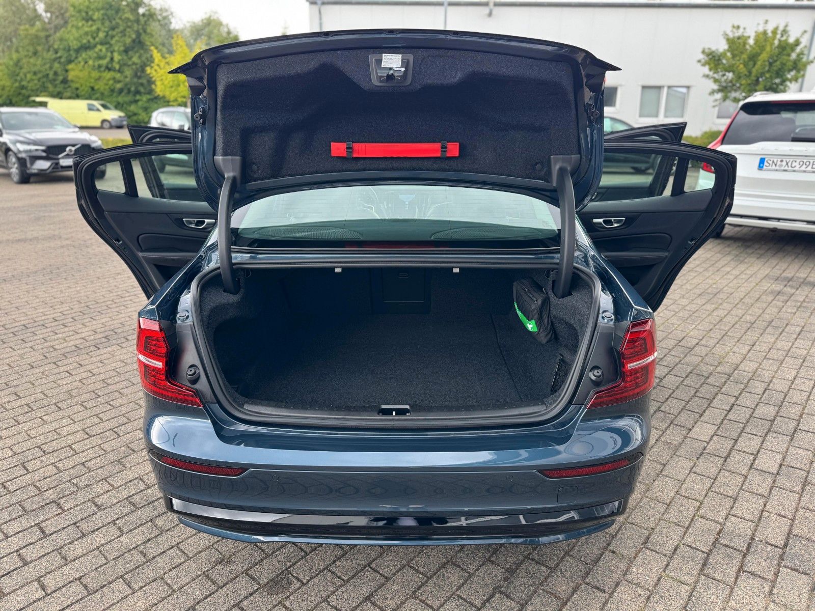 Volvo S60 B4 DKG PLUS DARK - Sthzg - 360 - Pano - 20"