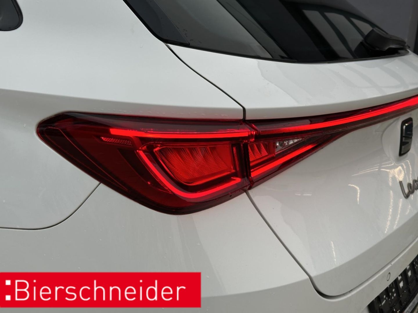 Seat Leon SP 2.0 TDI DSG Style PANO AHK KAMERA LED NA